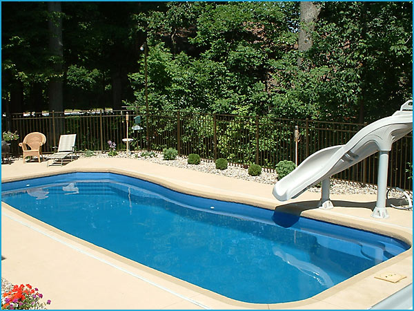 Fibreglass pool installation in Robstown TX backyard